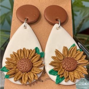 White and Bronze Sunflower Dangle Earrings. Perfect for a Christmas gift!